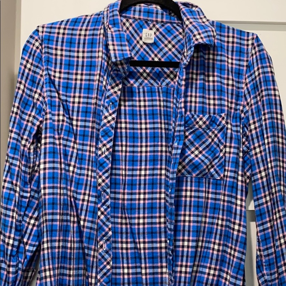 GAP button down top - Picture 2 of 5